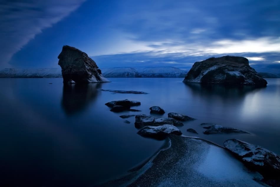 Serene Blue Winter Coast by Bragi Ingibergsson - BRIN — canvas wall art