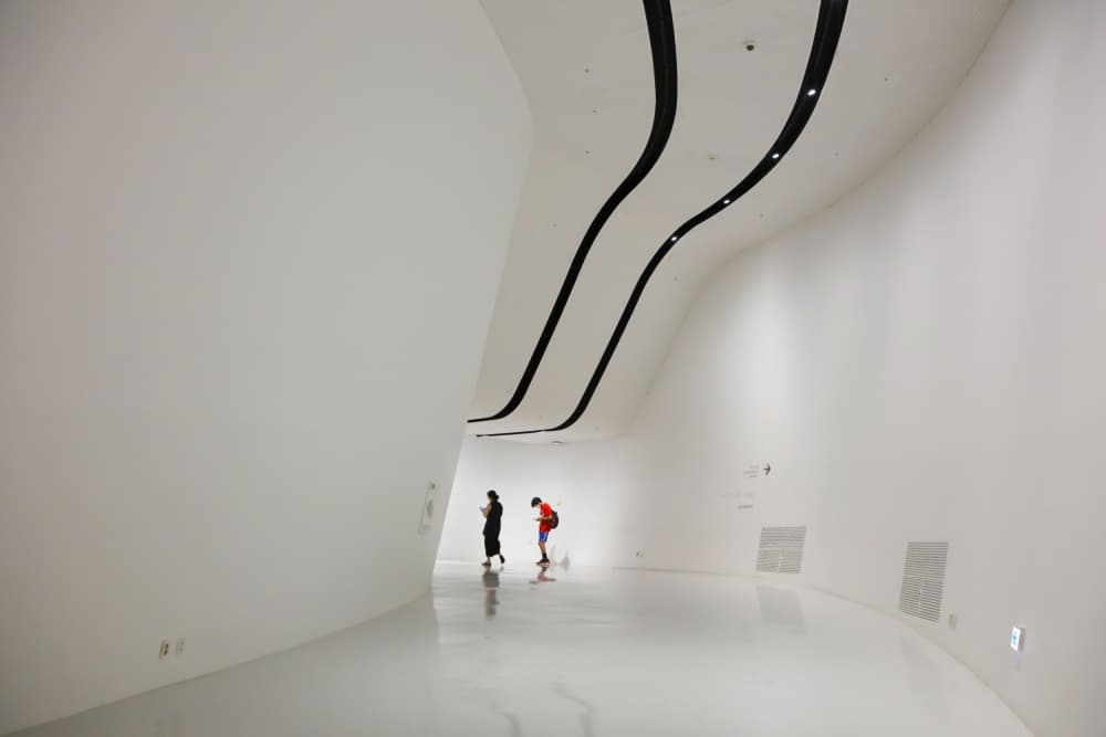 Curving White Gallery by Shin Woo Ryu — canvas wall art