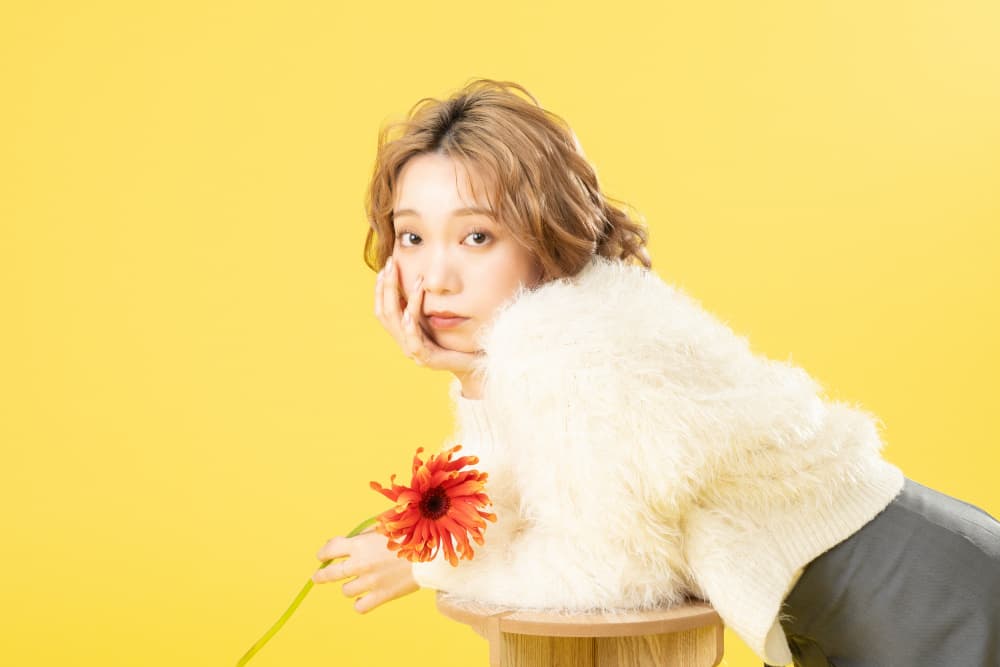 Thoughtful Woman with Daisy by h112o1 — canvas wall art