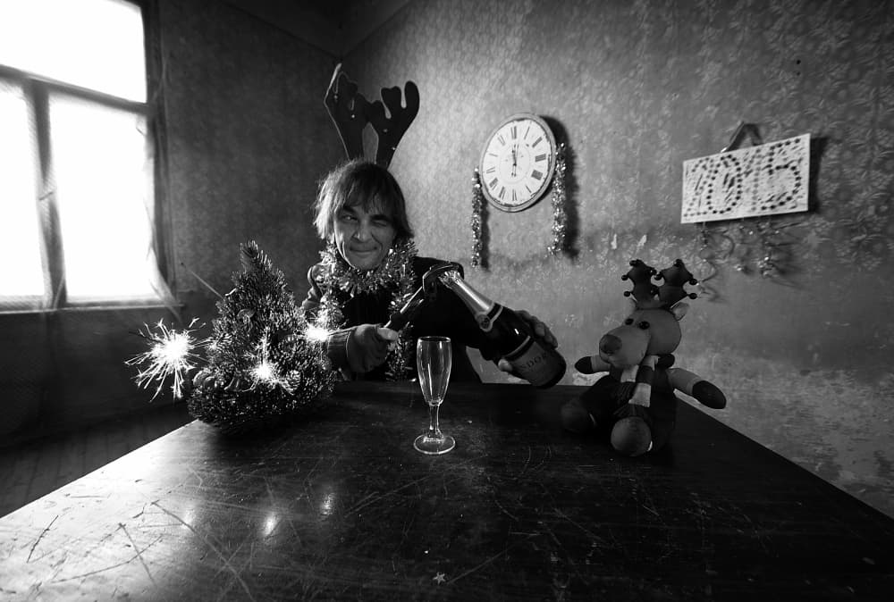 Festive Champagne Countdown by mario grobenski - psychodaddy — canvas wall art