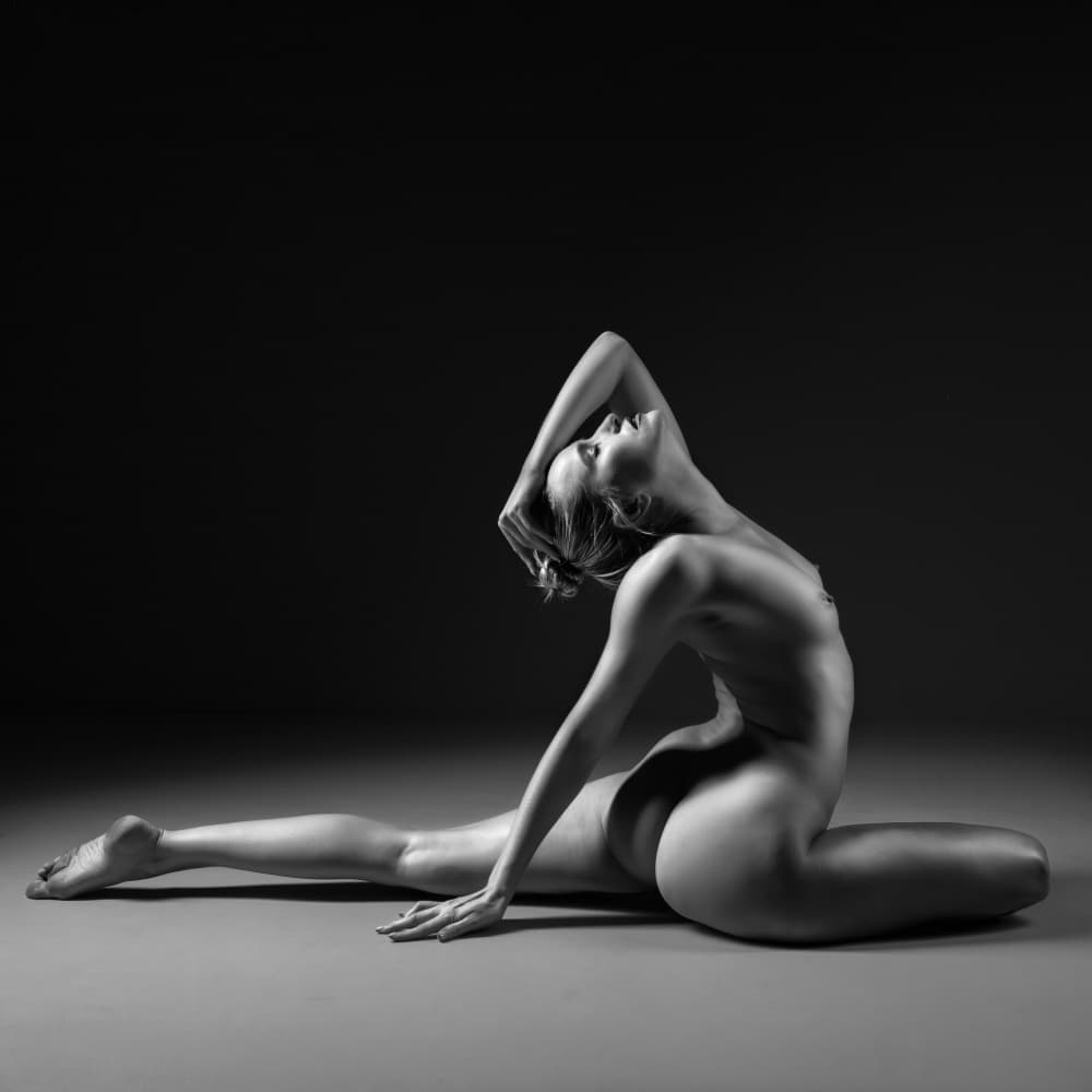 Elegant Nude Form by Angéla Vicedomini — canvas wall art