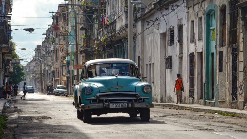 Vintage Car Havana Street by Itzik Einhorn — canvas wall art