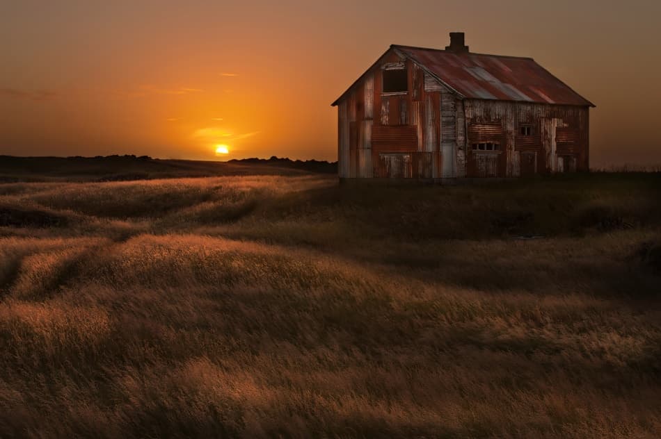 Rustic Barn Sunset by Bragi Ingibergsson - BRIN — canvas wall art