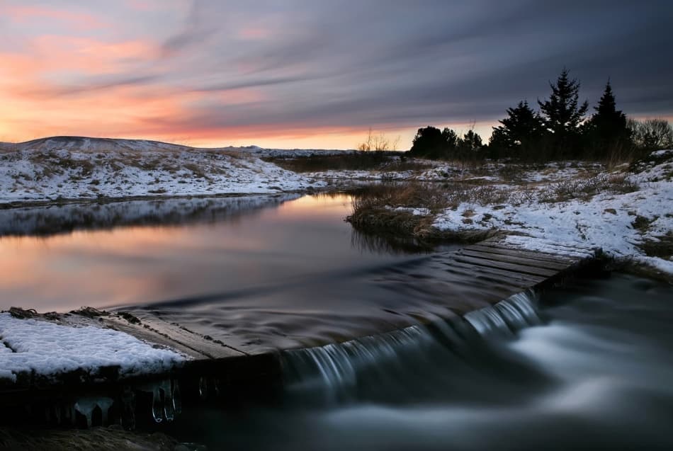 Snowy River Sunset Bridge by Bragi Ingibergsson - BRIN — canvas wall art