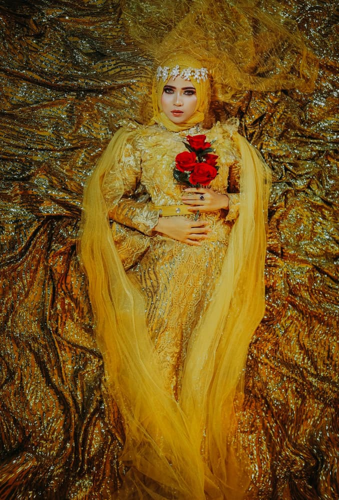 Golden Queen with Roses by Rezamoto — canvas wall art