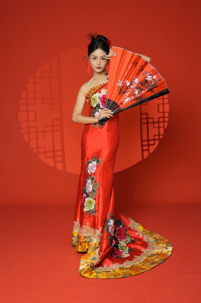 Elegant Woman Red Fan by TWEE LIANG WONG — canvas wall art