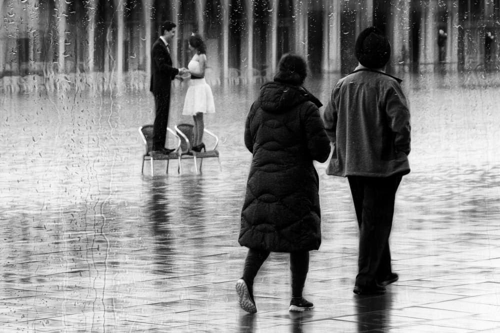 Love In The Rain by Roswitha Schleicher-Schwarz — canvas wall art