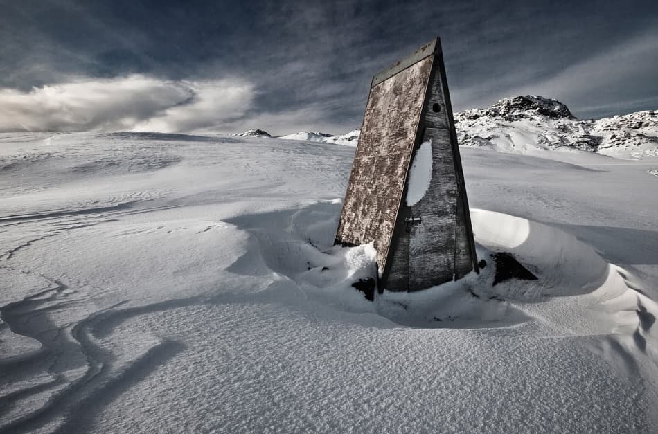 Lonely Snow Shack by Bragi Ingibergsson - BRIN — canvas wall art