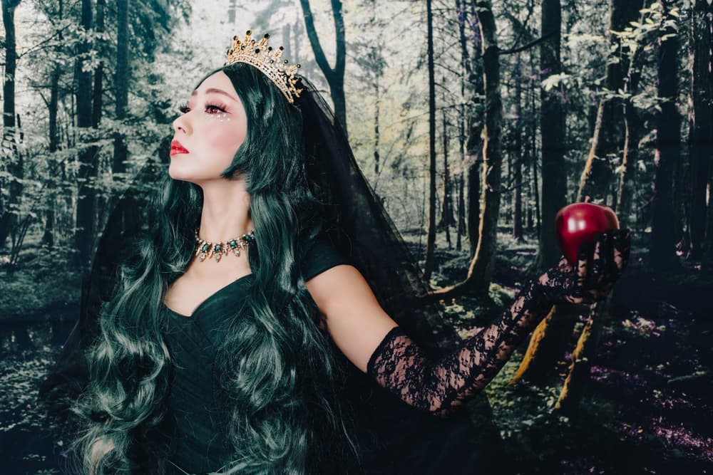 Evil Queen's Red Apple by Rihito(Licht) — canvas wall art