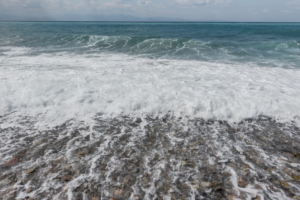 Crashing Sea Waves by Photolovers — canvas wall art