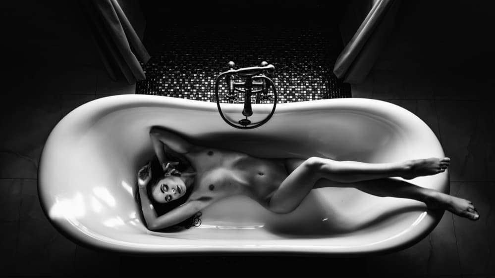 Elegant Bath Serenity