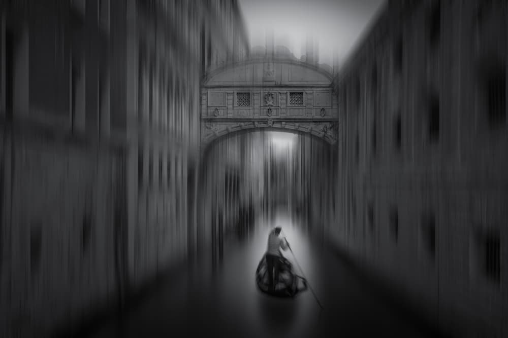 Bridge of Sighs Gondola by Tony Xu — canvas wall art