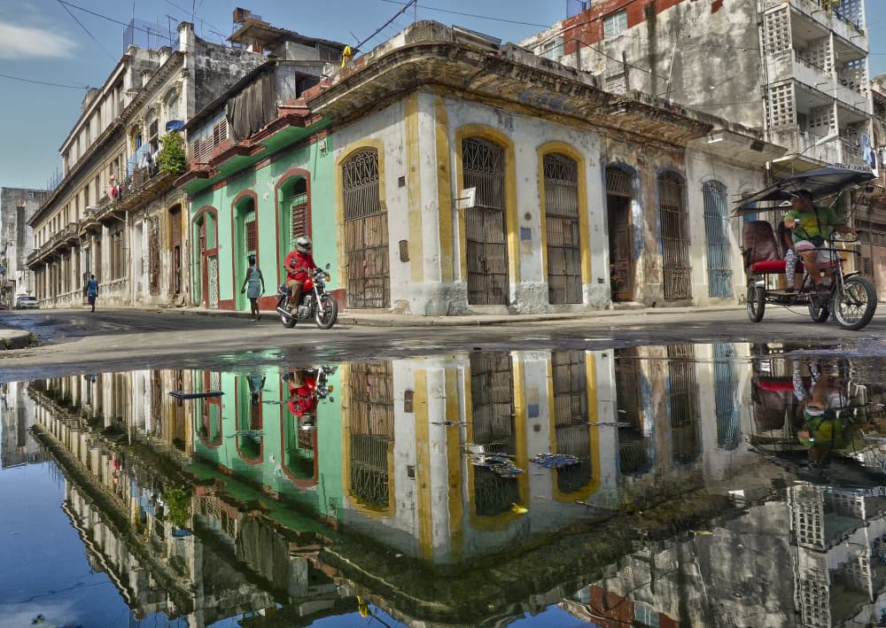 Havana Street Reflection by Itzik Einhorn — canvas wall art