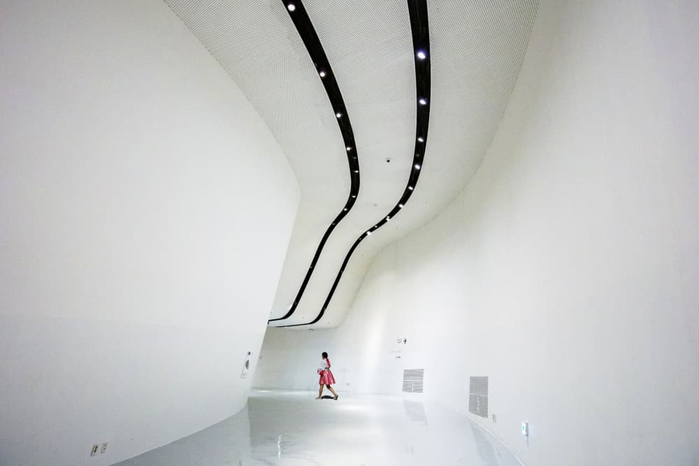 Curved White Gallery Walk by Shin Woo Ryu — canvas wall art