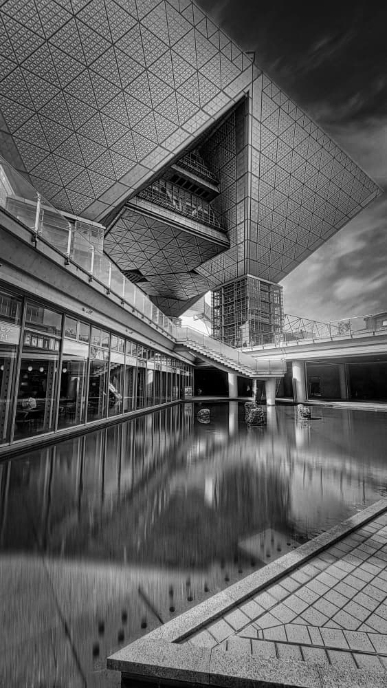 Modern Architectural Reflection by 大山　儀高 — canvas wall art