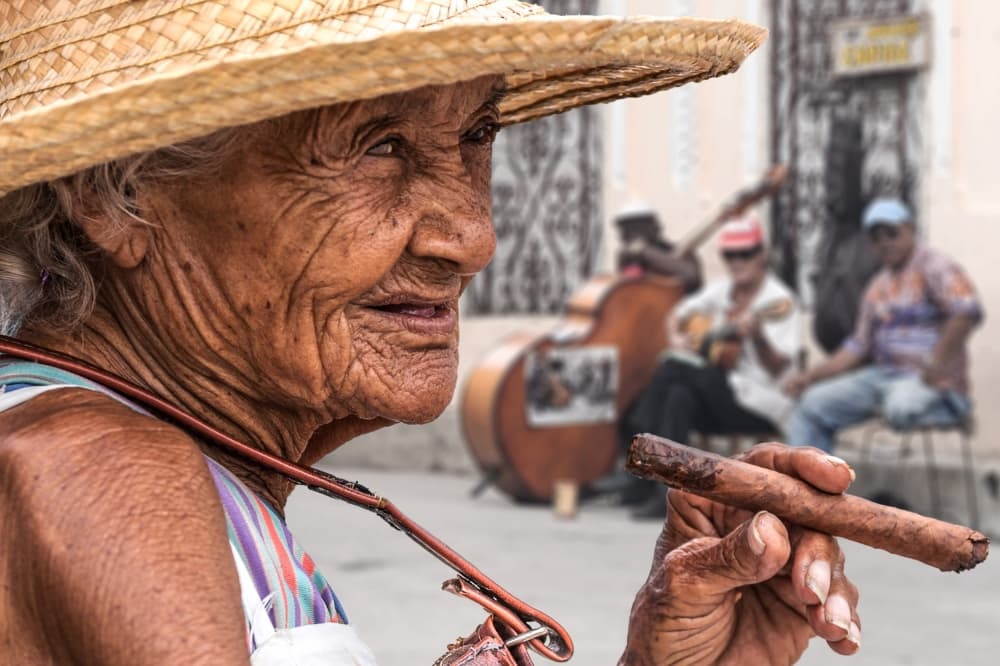 Cuban Street Cigar Smile by Tom Baetsen - xlix.nl — canvas wall art