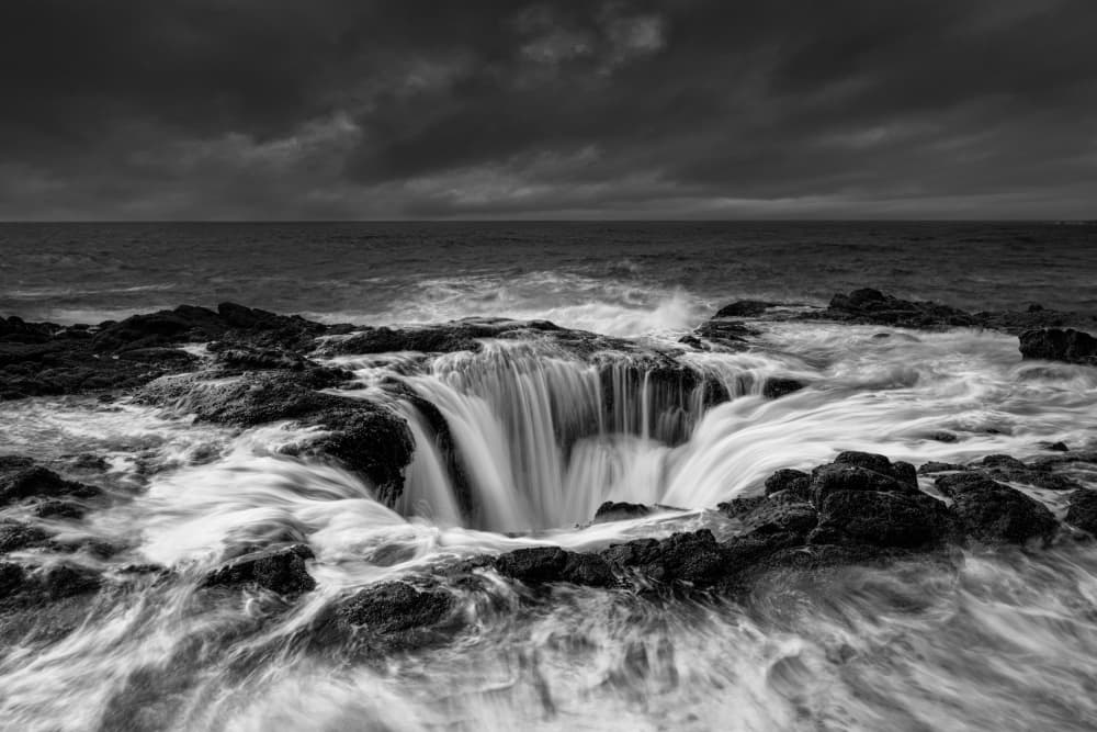 Thor's Well Ocean Vortex by Chuan Chen APA — canvas wall art