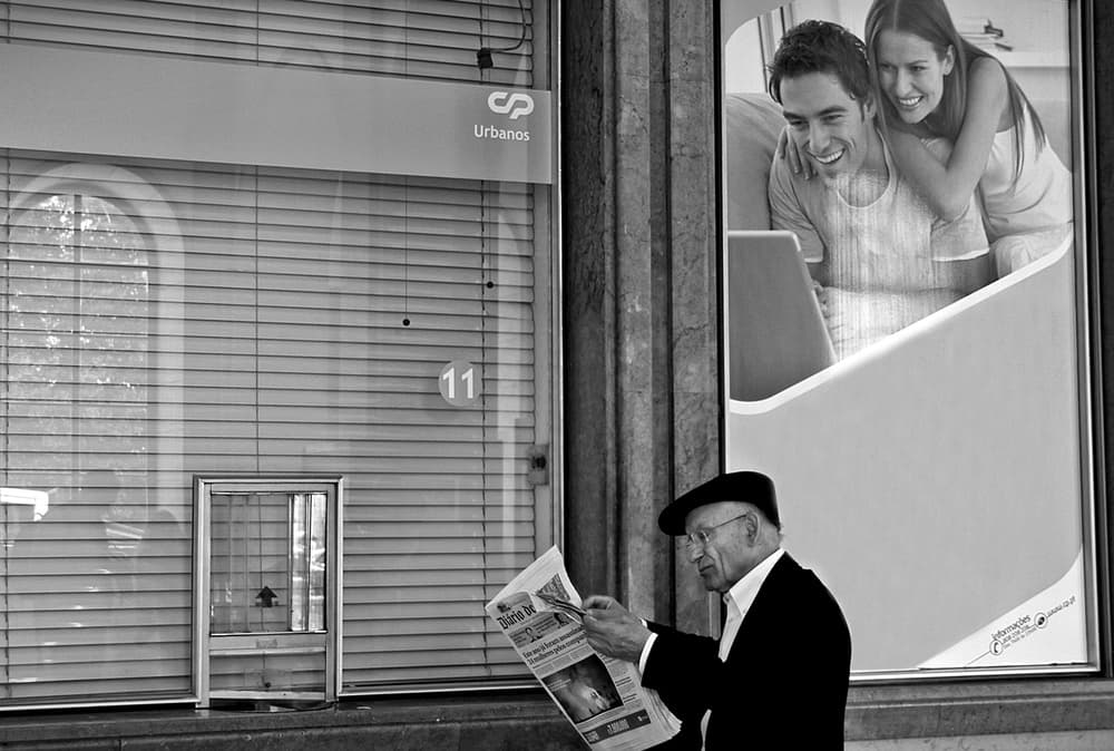 Urban Reading Scene by Fernando Alves — canvas wall art