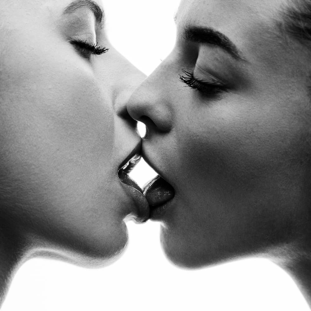 Passionate Women Kiss by Martin Krystynek MQEP — canvas wall art