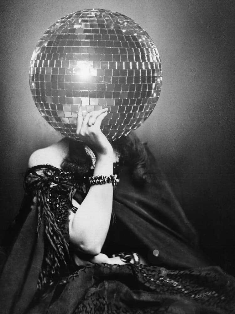 Glamorous Disco Mystery