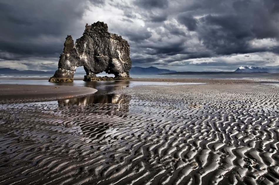 Elephant Rock Coast by Bragi Ingibergsson - BRIN — canvas wall art