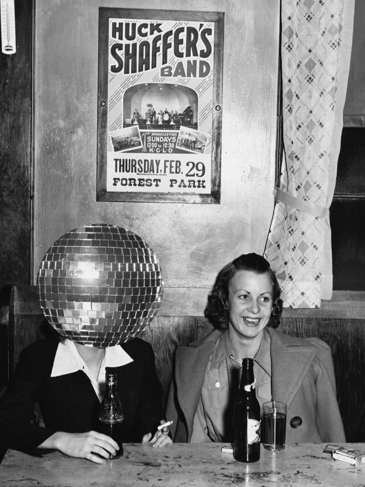 Retro Disco Bar Fun