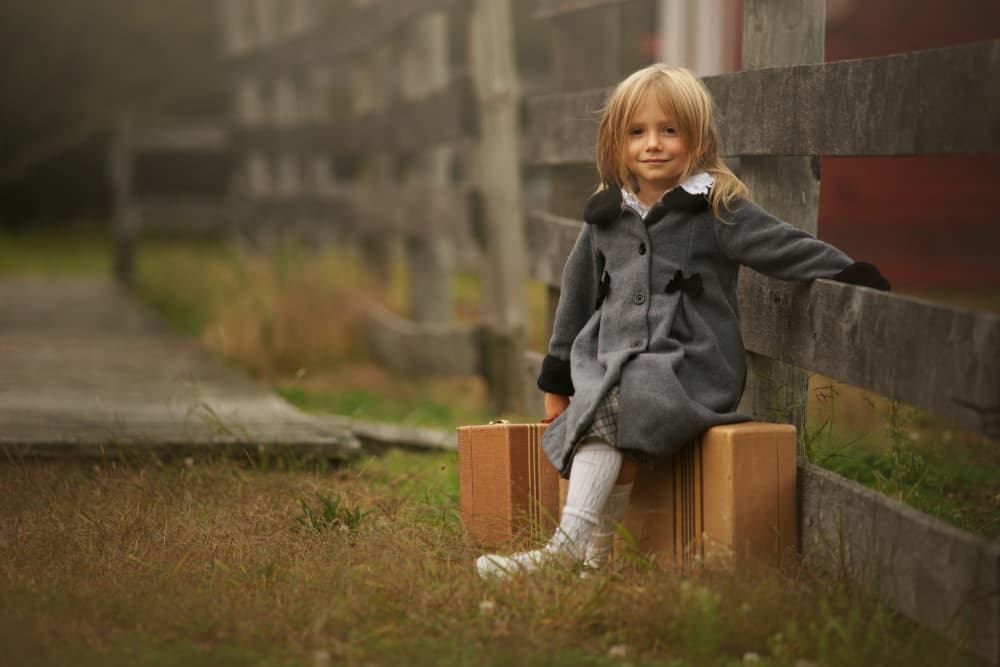 Sweet Girl With Suitcase by Kapuschinsky — canvas wall art