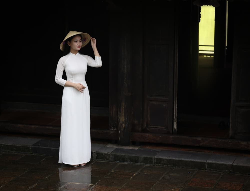 Elegant Áo Dài Portrait by Clas Gustafson PRO — canvas wall art