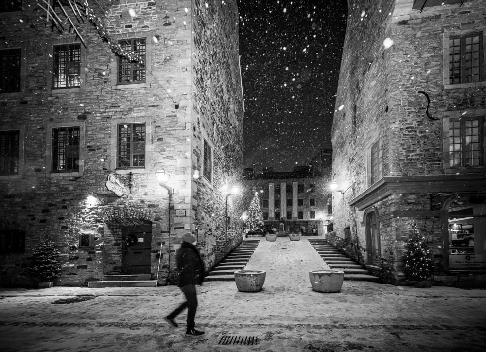 Snowy City Night Walk by Michiko Ôtomo — canvas wall art