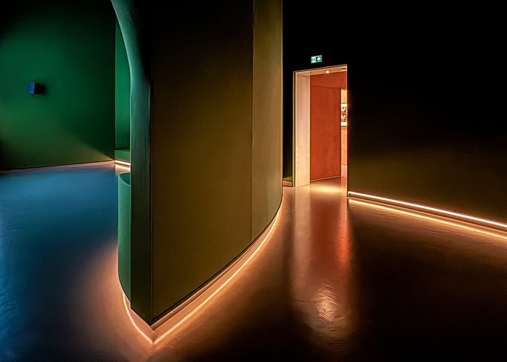 Curved Gallery Glow by Lus Joosten — canvas wall art