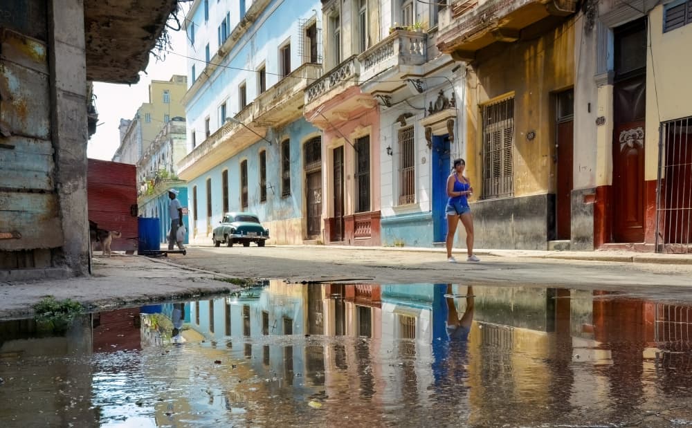 Havana Street Reflection by Itzik Einhorn — canvas wall art
