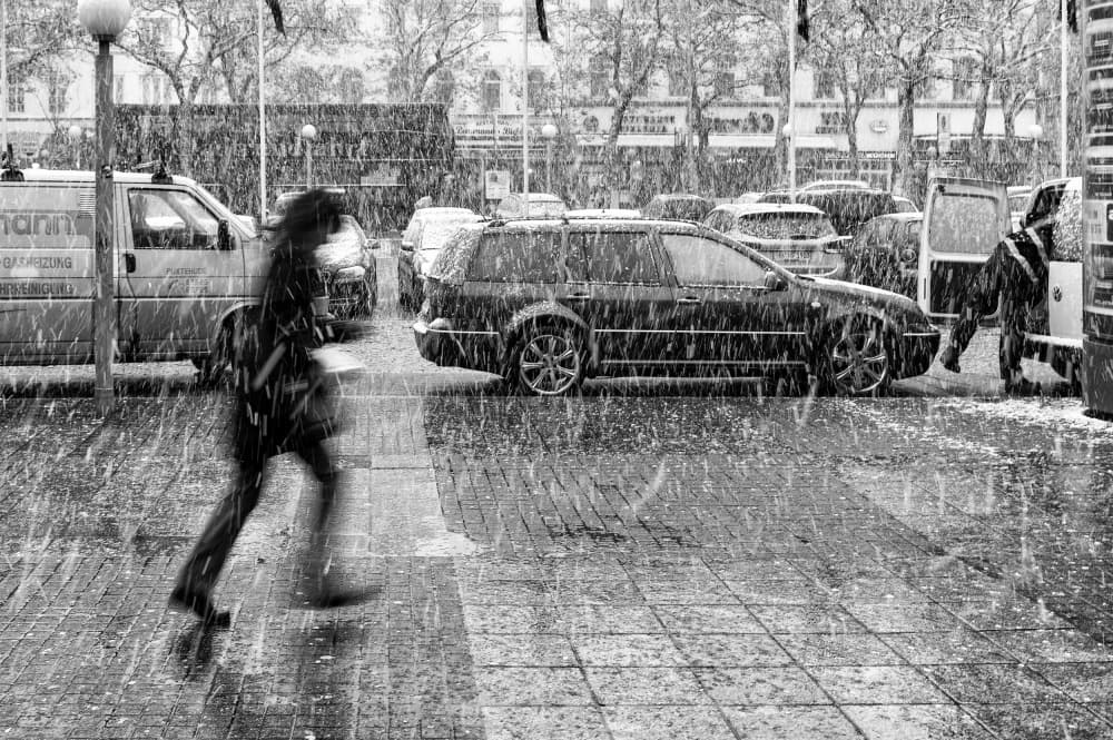 Snowy City Motion by Hans Günther — canvas wall art