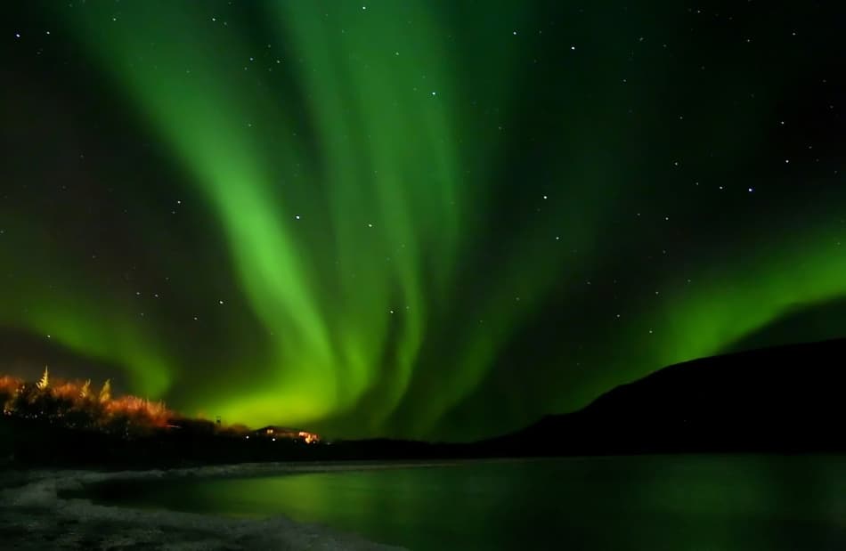 Northern Lights Reflection by Bragi Ingibergsson - BRIN — canvas wall art