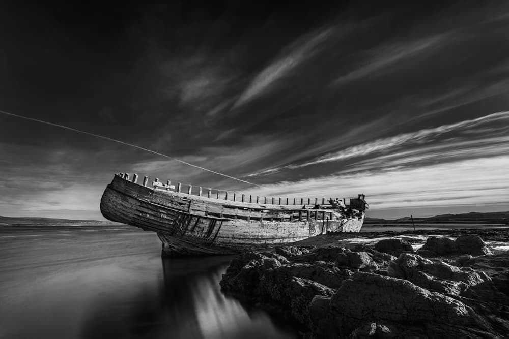 Weathered Shipwreck Coast by Bragi Ingibergsson - BRIN — canvas wall art