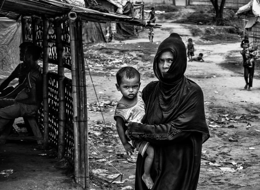 Refugee Mother Child by Joxe Inazio Kuesta Garmendia — canvas wall art