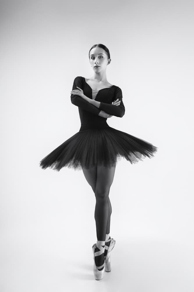 Ballerina En Pointe by Alexandr — canvas wall art
