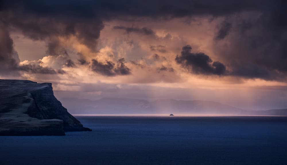 Distant Horizon Light Rays by Peter Svoboda MQEP — canvas wall art