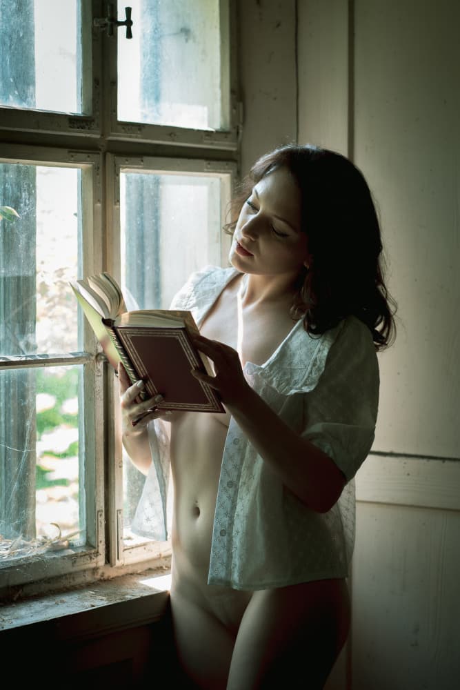 Quiet Reading Moment by Ruth Franke — canvas wall art