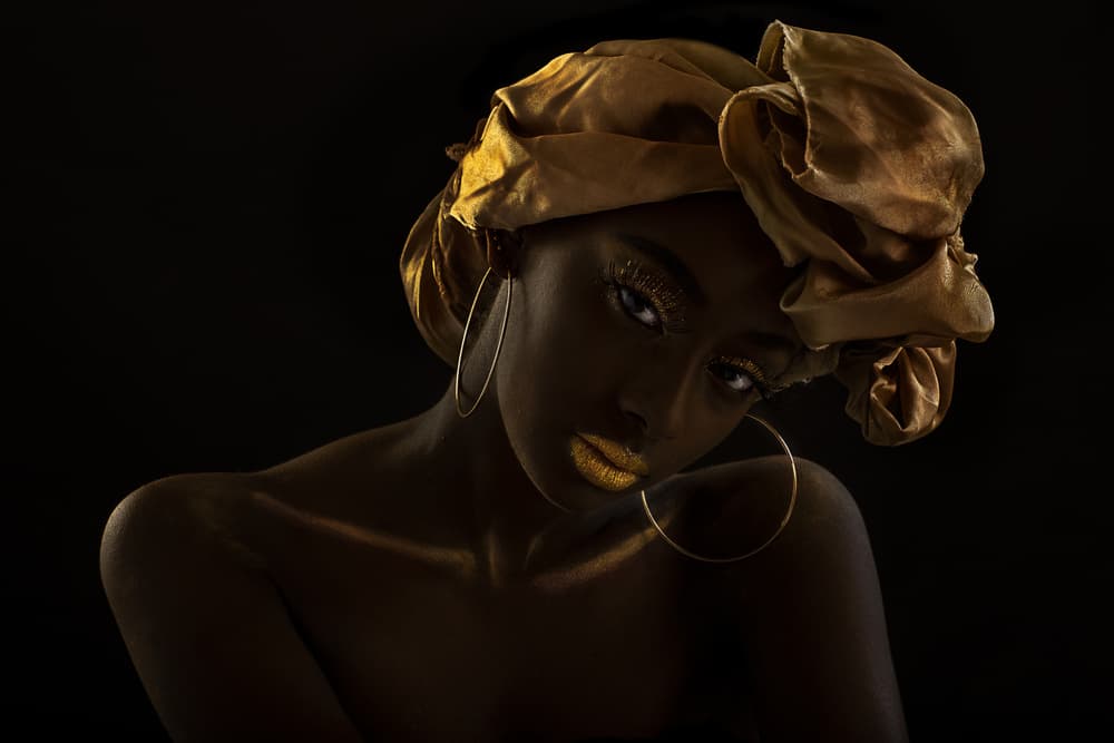 Regal Golden Woman by Amnon Eichelberg — canvas wall art